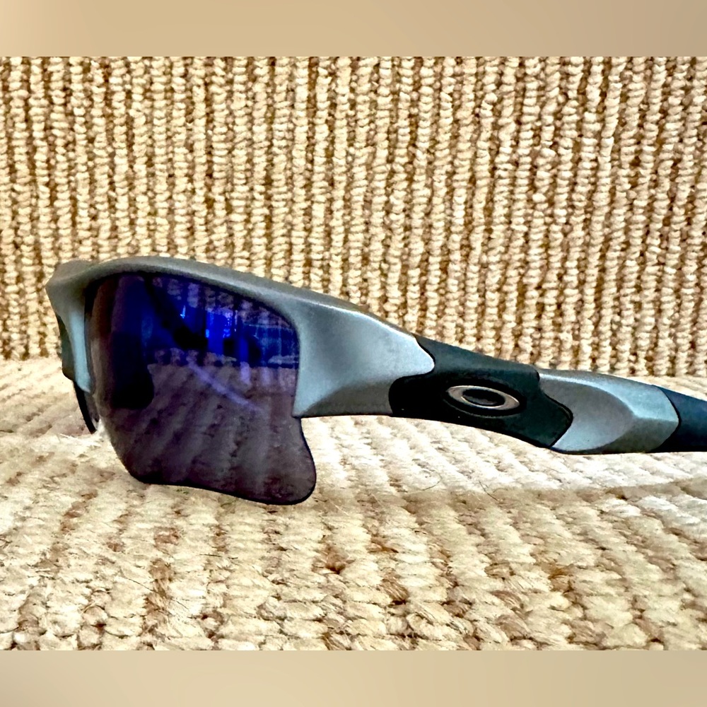 Men’s Oakley flak sunglasses